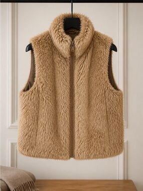 FAUX FUR VEST SIZE LARGE